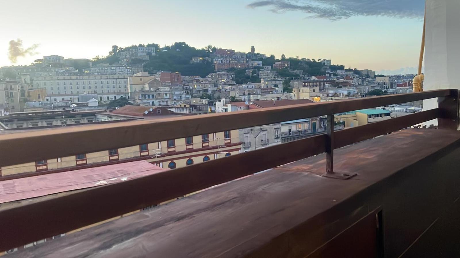Faccia Gialla Napoli Casa Vacanze エクステリア 写真